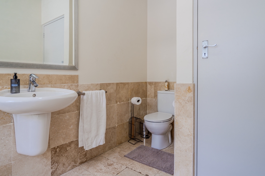 2 Bedroom Property for Sale in Camps Bay Western Cape